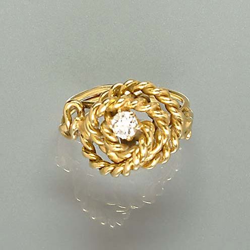 A diamond knot ring
