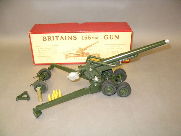 A boxed Britains No.2064 .155mm Gun and a collection of unboxed