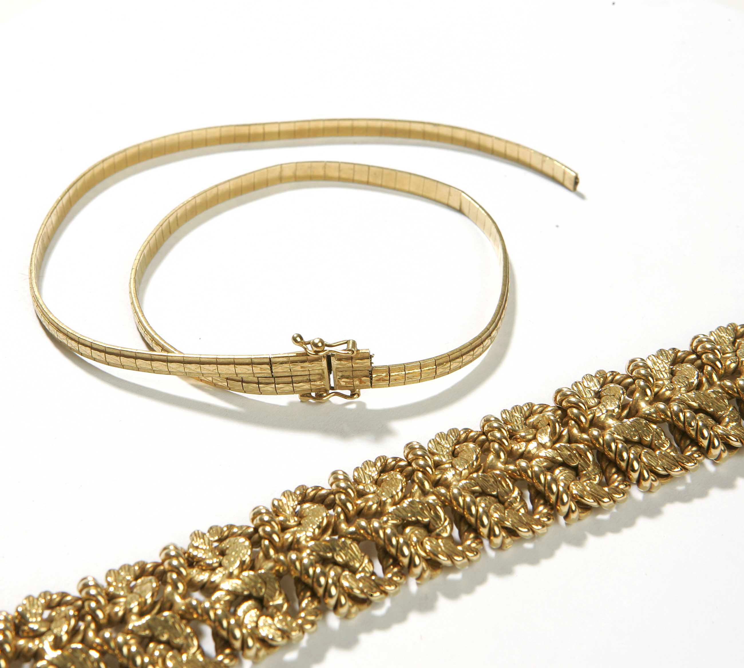 Two gold bracelets (2)