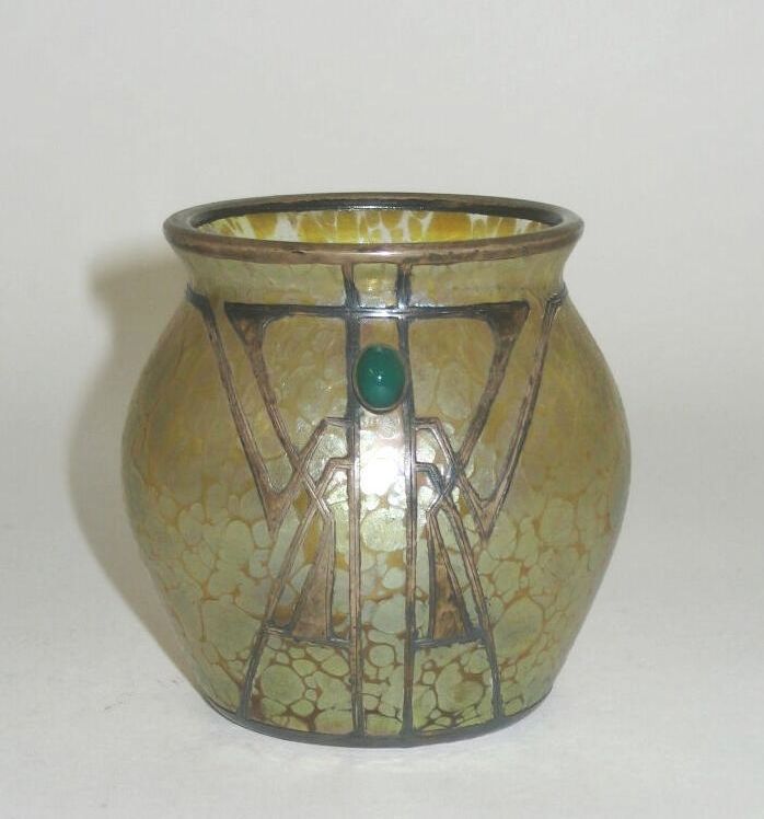 A small Loetz vase
