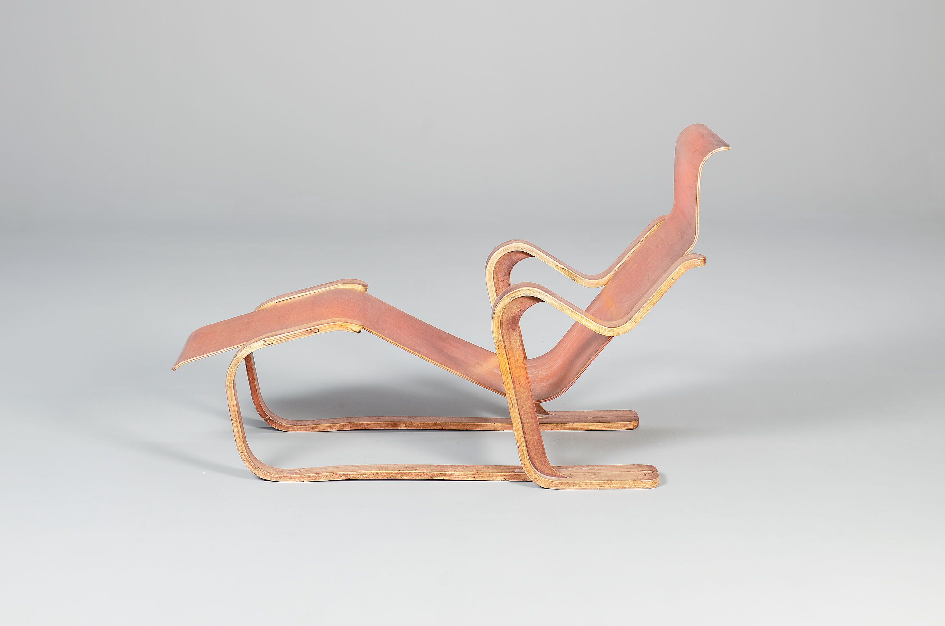 Marcel Breuer, A Long Chairfor Isokon, designed 1935-36, this ex