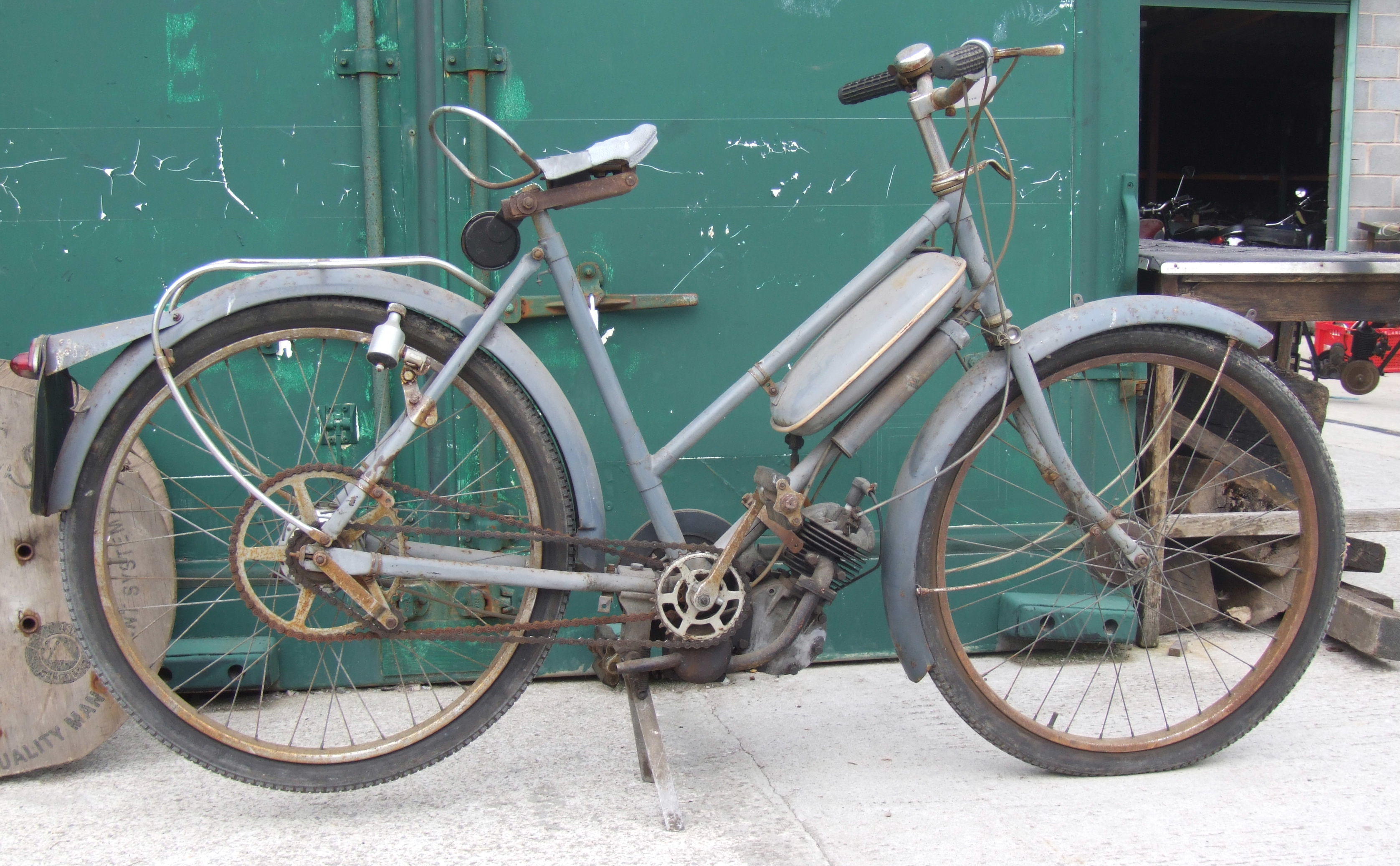 1959 raleigh moped