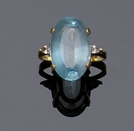 A blue topaz ring (2)