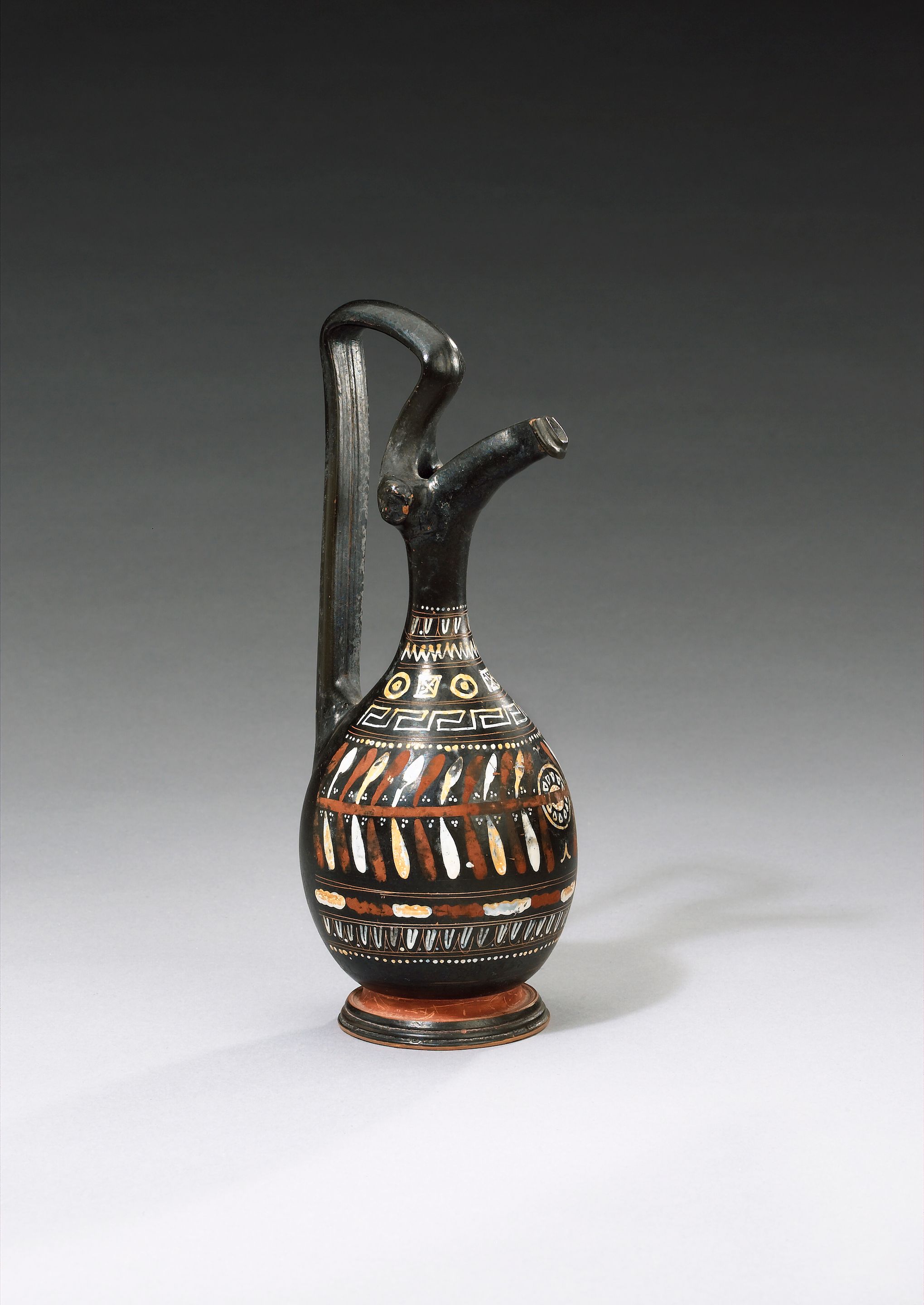 A Gnathian ware prochous