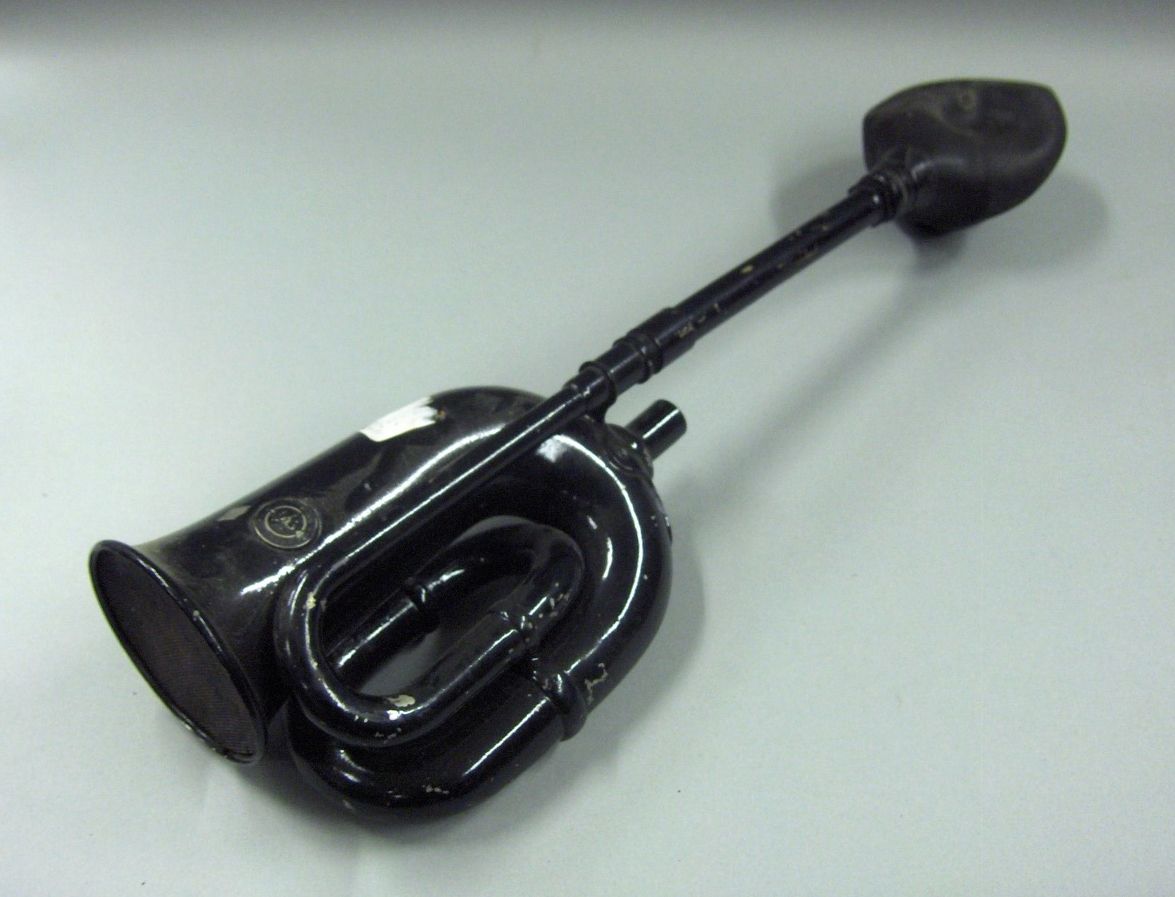 bonhams-cars-a-lucas-double-twist-bulb-horn