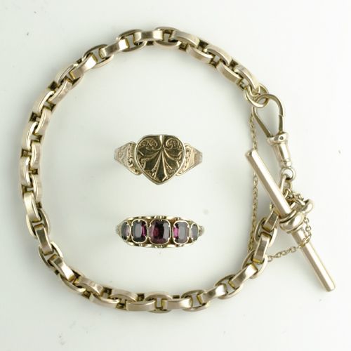 Assorted jewellery