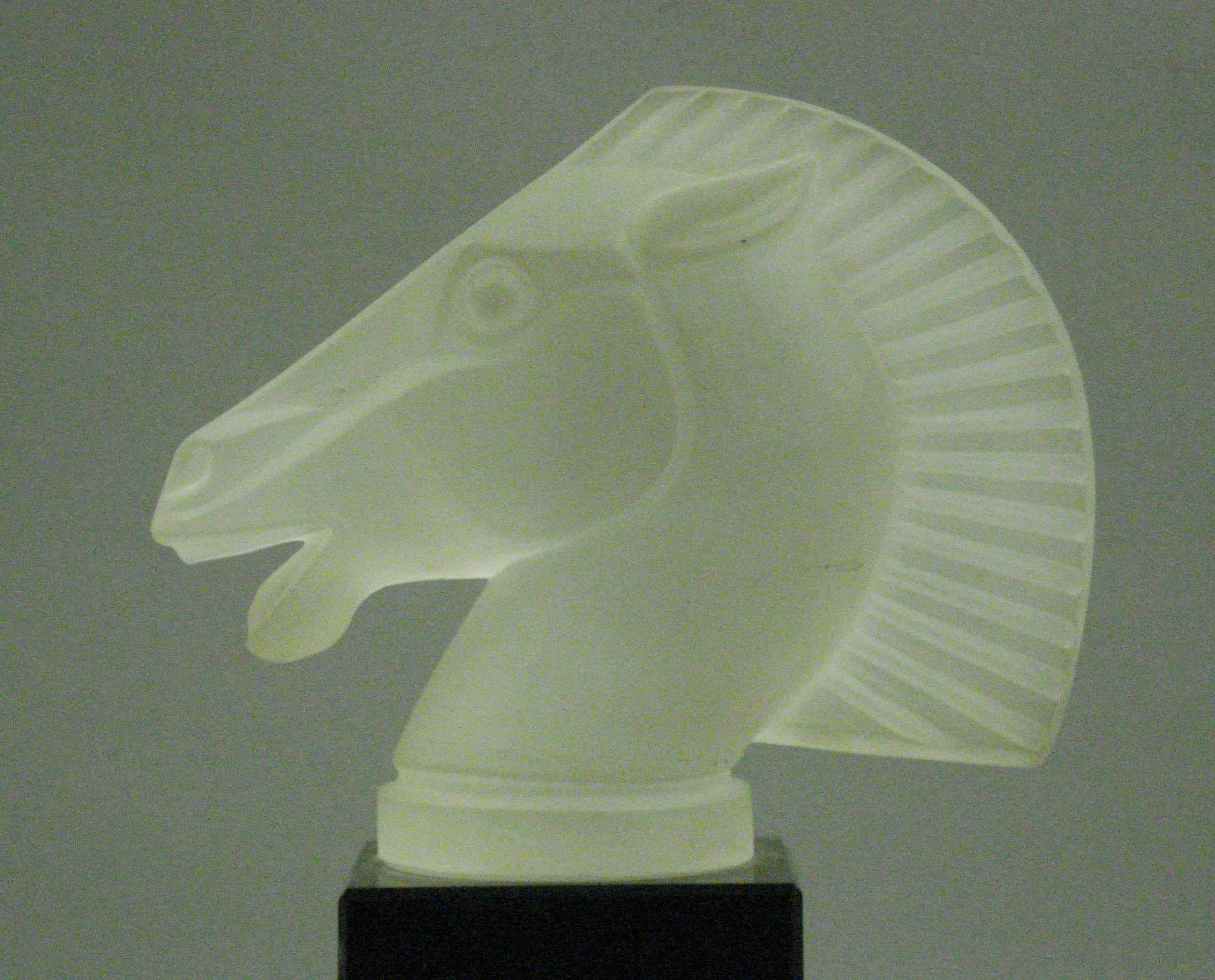 Bonhams Cars : A Horse's Head Frosted Glass Mascot,