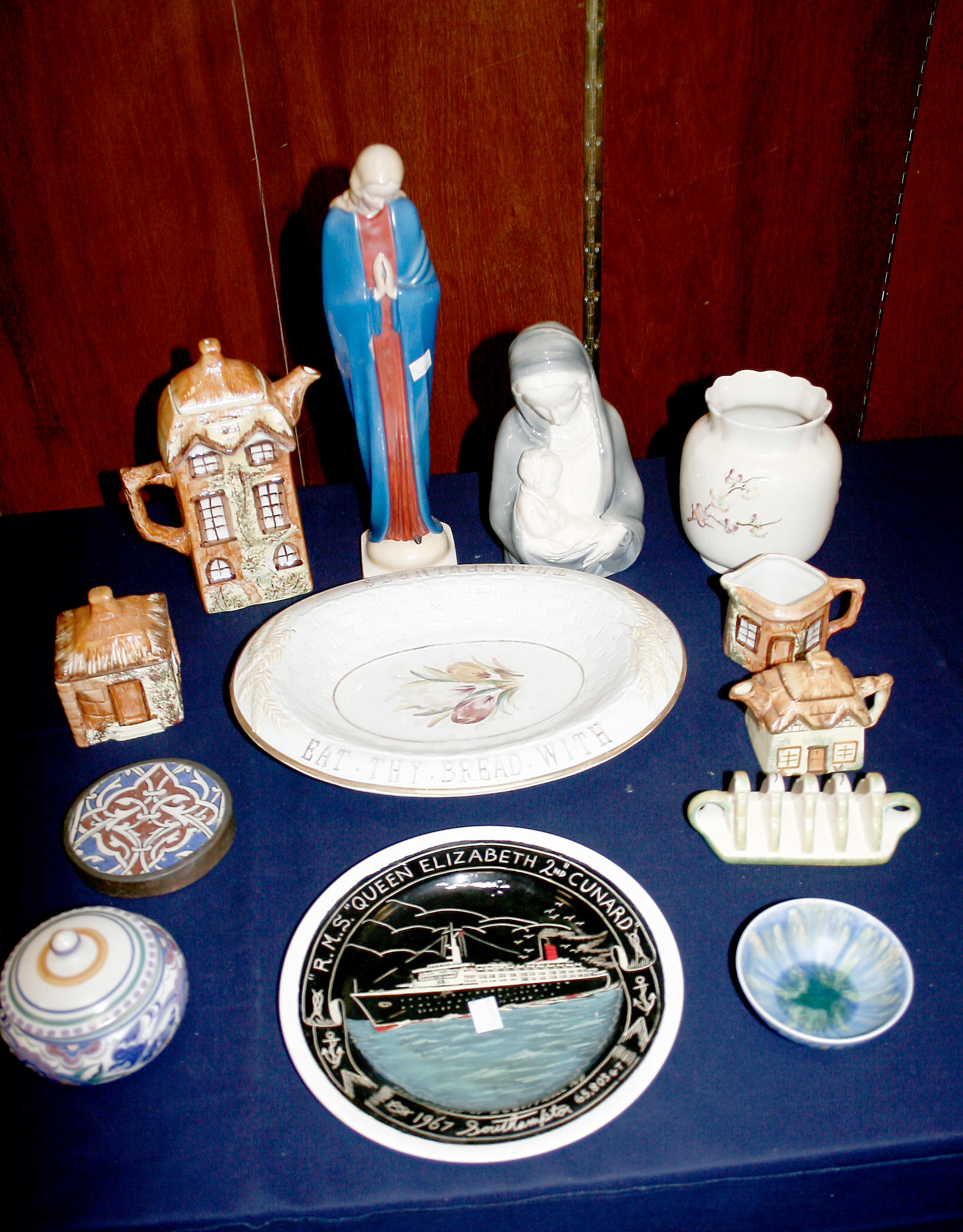 A William Goebel pottery model of the Madonna at Prayer auctions