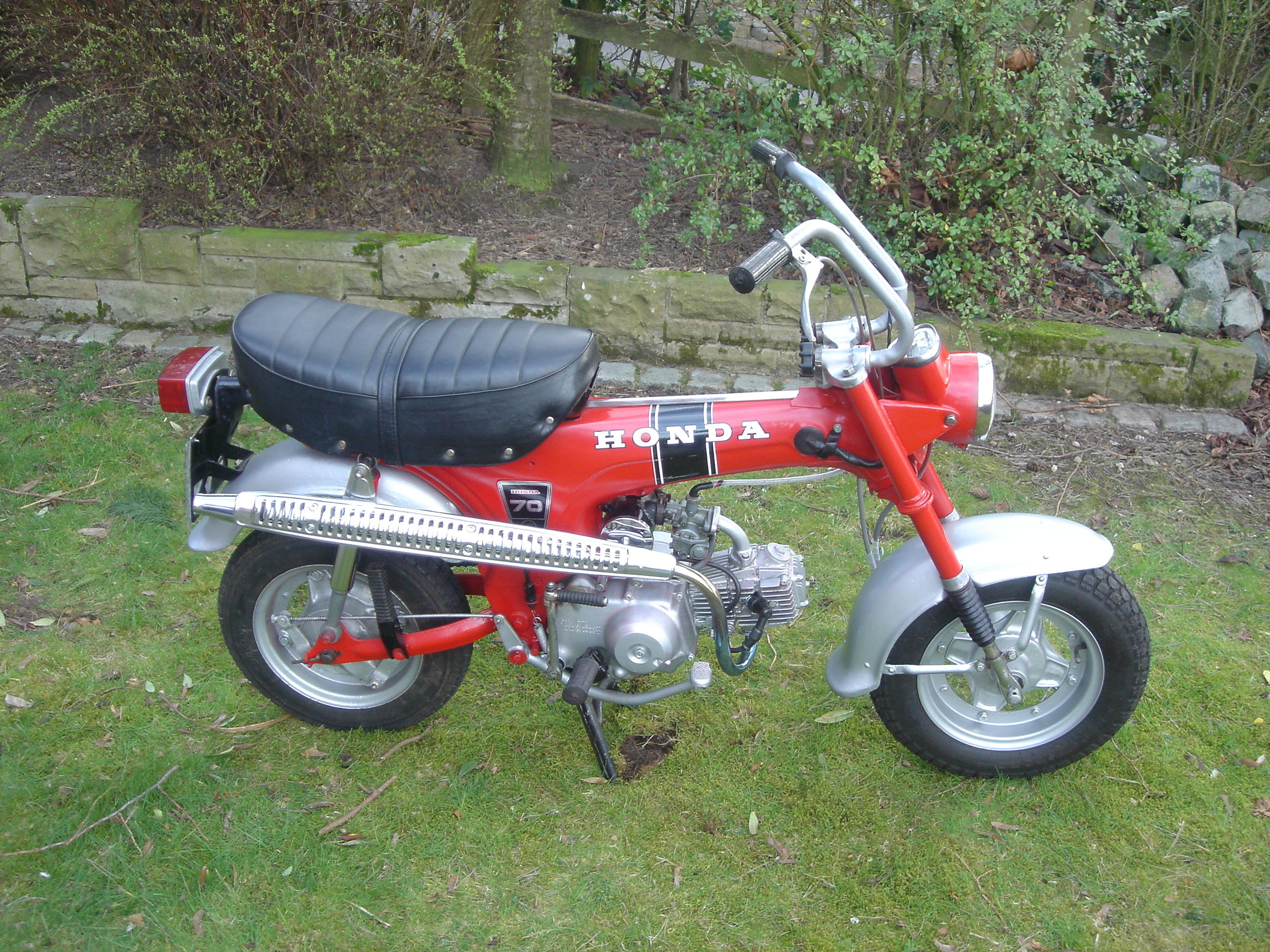 Honda 70 monkey deals bike