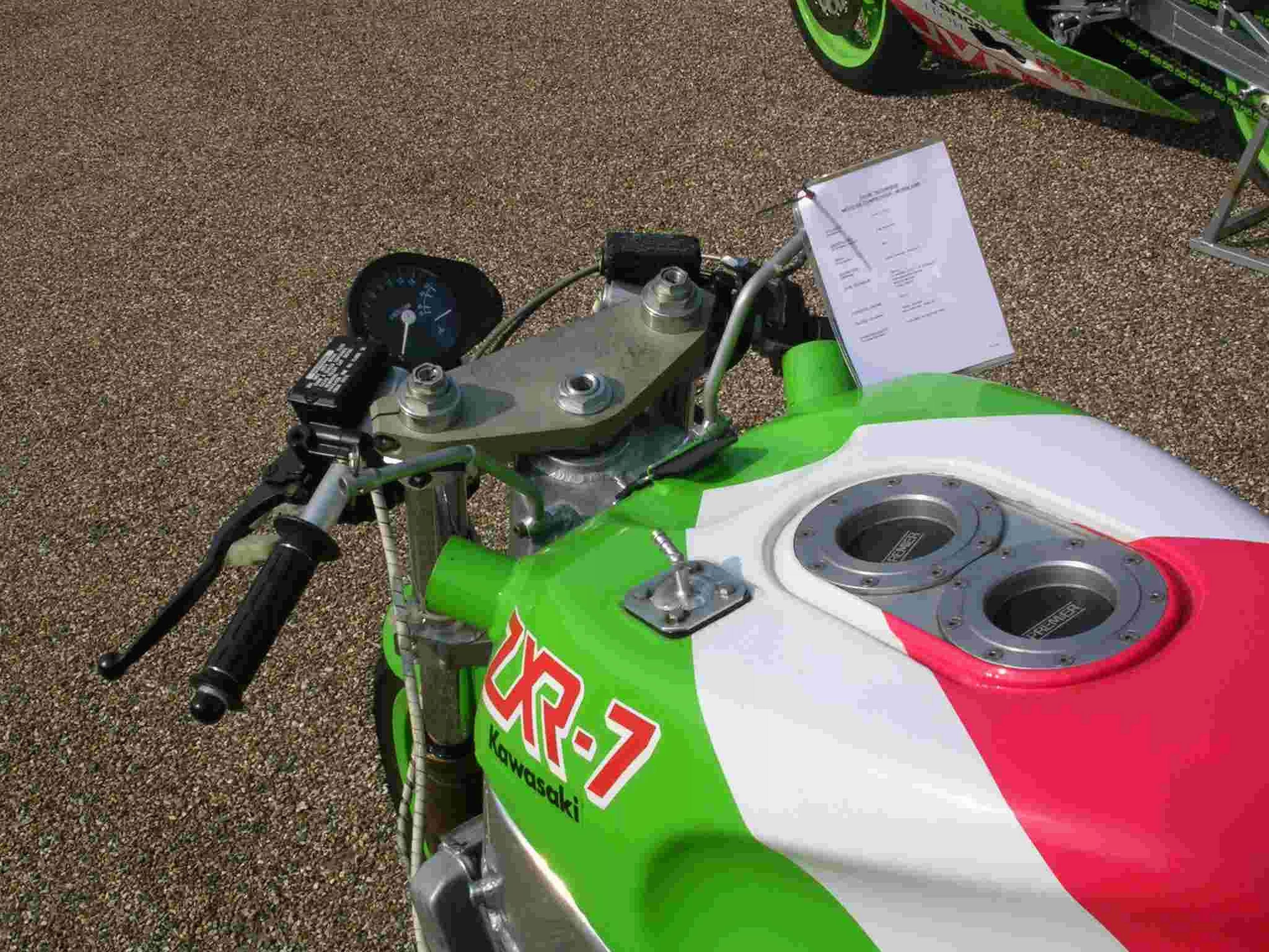 十色　7点 Bonhams Cars : The ex-works, Suzuka 8 Hours, Kawasaki France