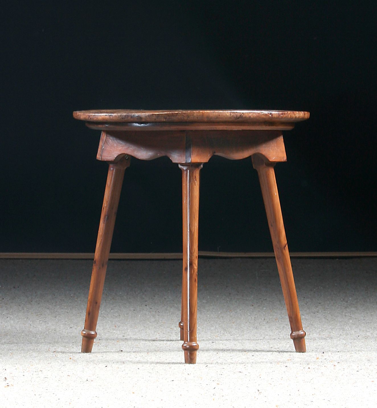 An occasional table