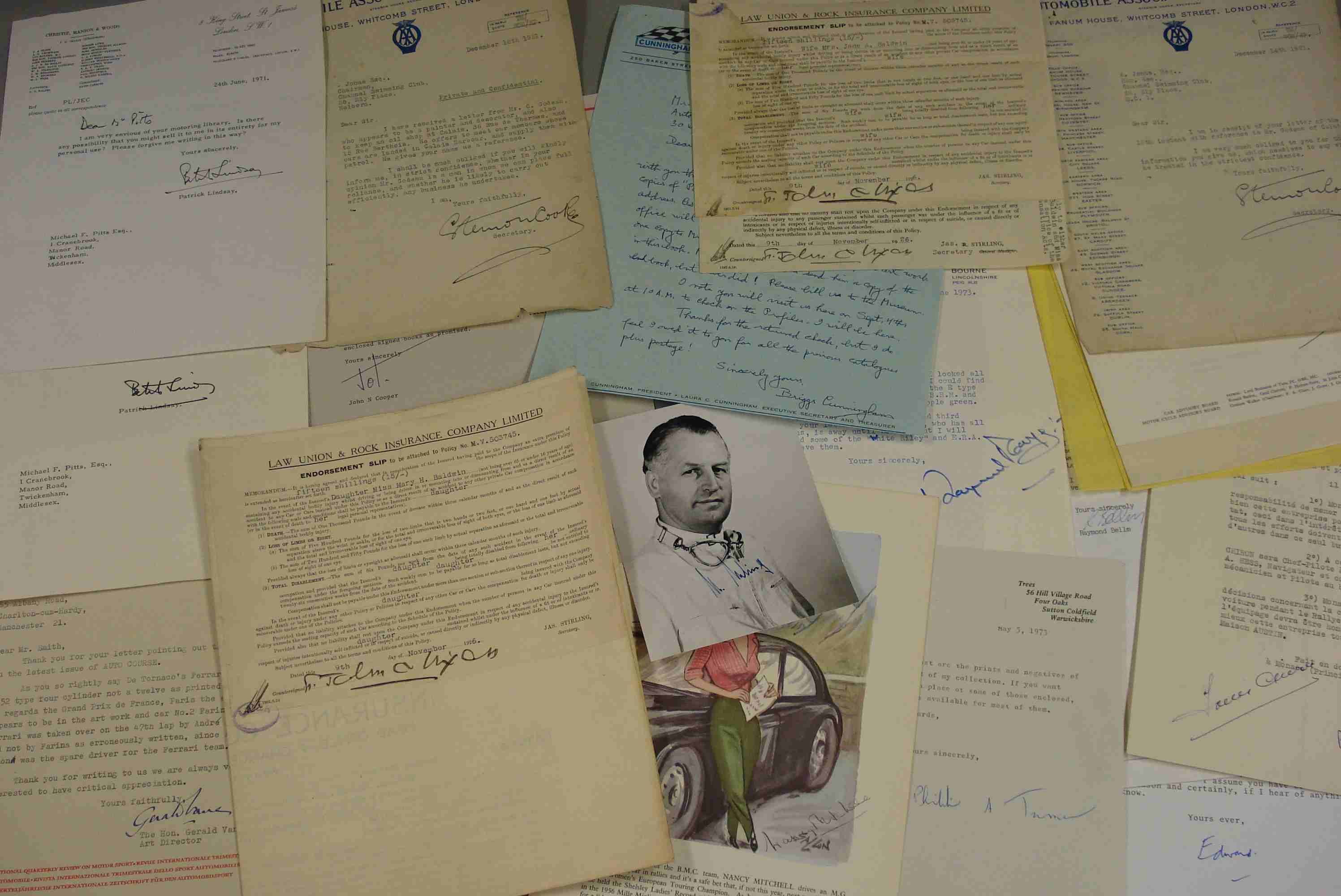 Bonhams Cars : A lot of autographs,