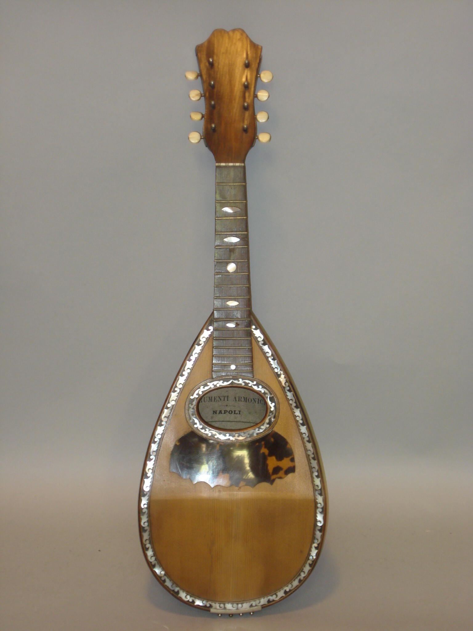 Auction Fine Musical Instruments at 24.06.2008 LotSearch