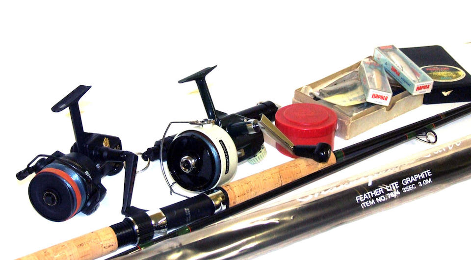 Bonhams : A Daiwa carbon C96 Salmon spinning two piece rod