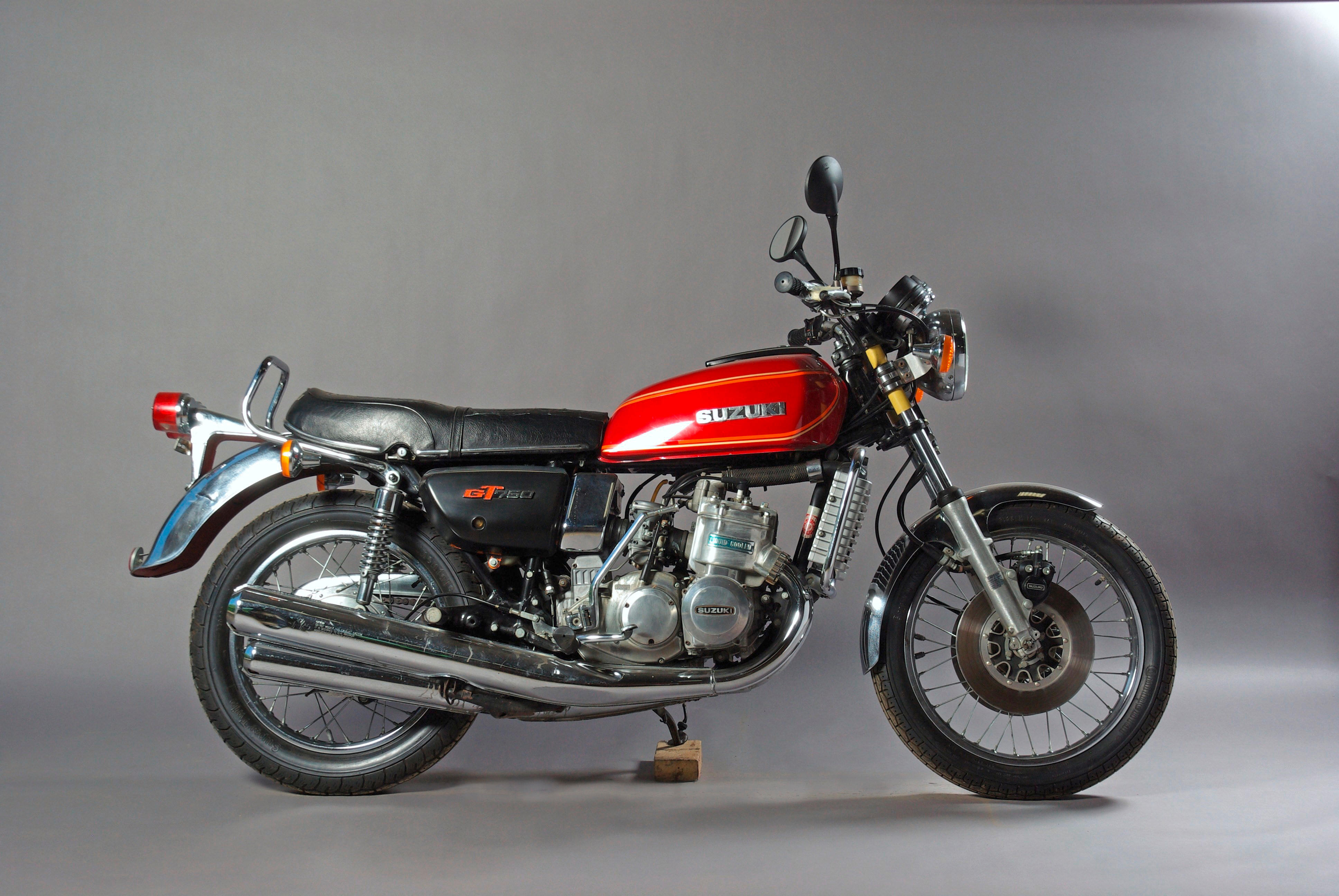 File:Suzuki GT750 (1977).jpg - Wikimedia Commons