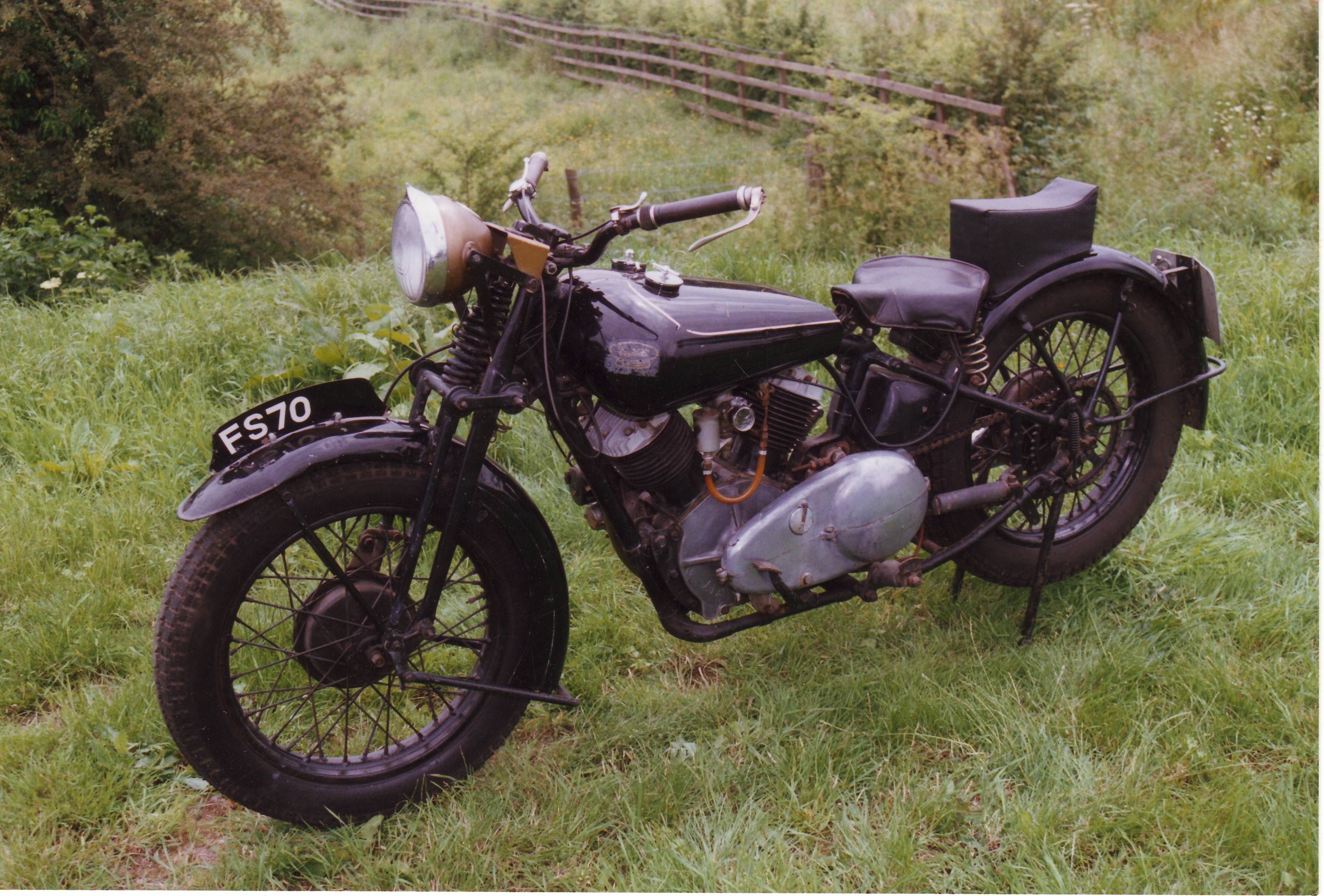 1933 Brough Superior 1,096cc 11-50hp Registration no. FS 7049 (see text ...