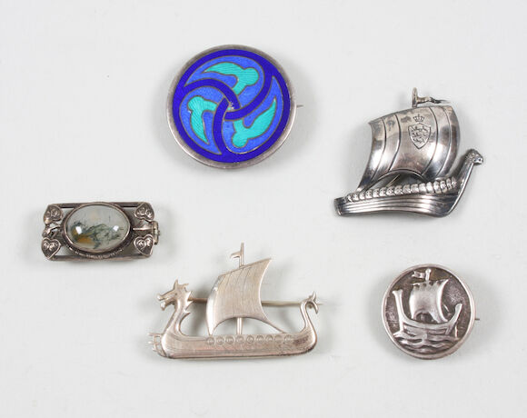 Bonhams : A silver brooch in the style of Alexander Ritchie Stamped ...