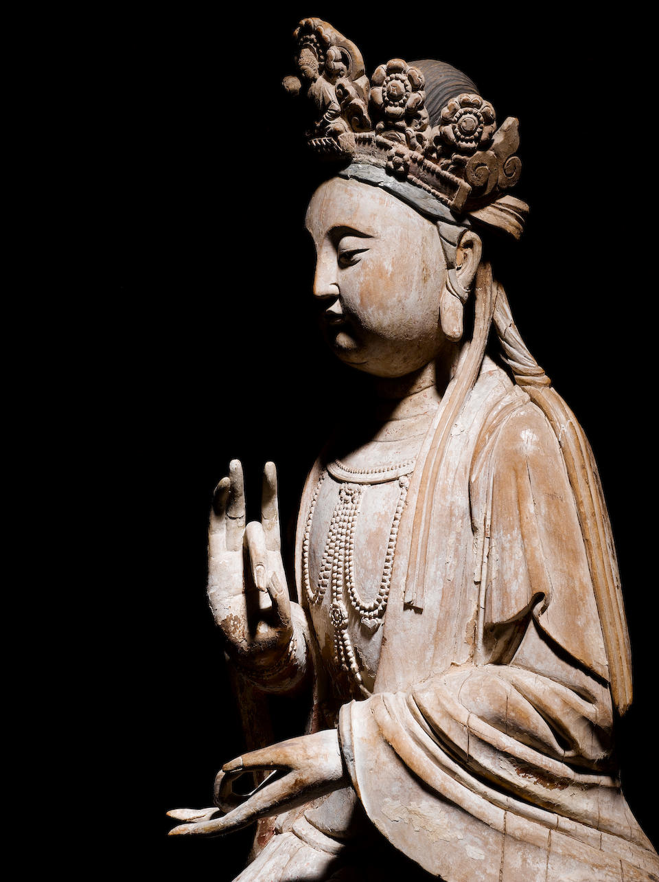 An important and rare large wood figure of Guanyin Song/Jin Dynasty, 11th/12th century