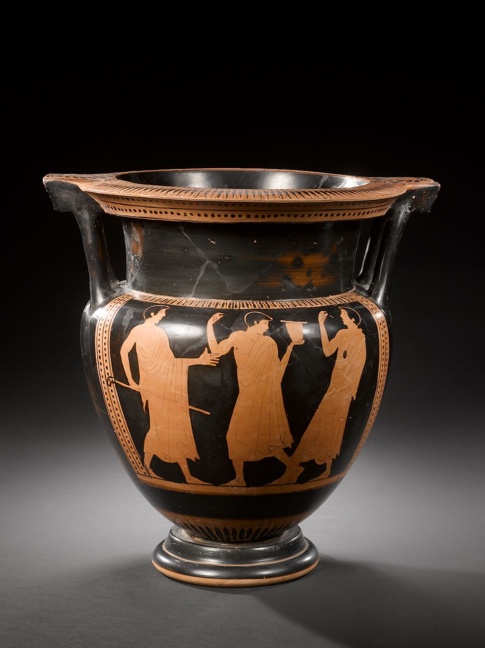 Bonhams A large Attic redfigure column krater