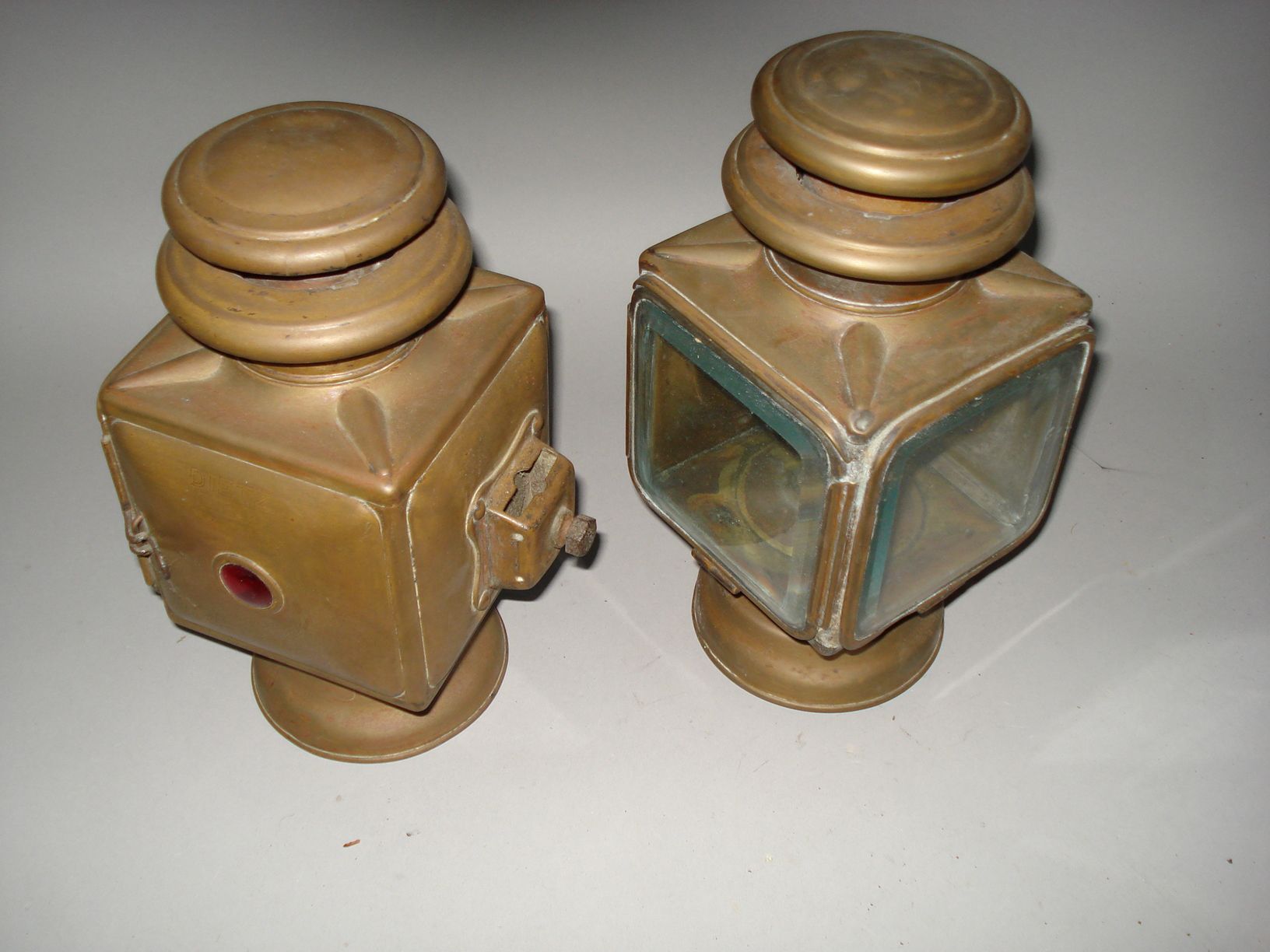 Bonhams Cars A pair of Deitz 'Queen' oil illuminated lamps, American