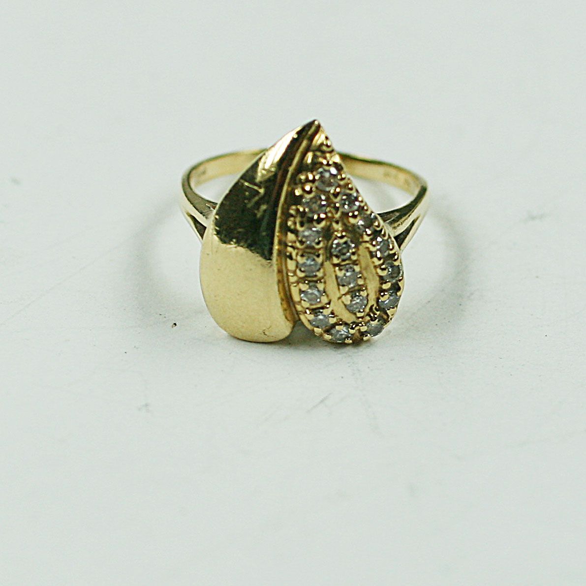 A diamond set heart ring,