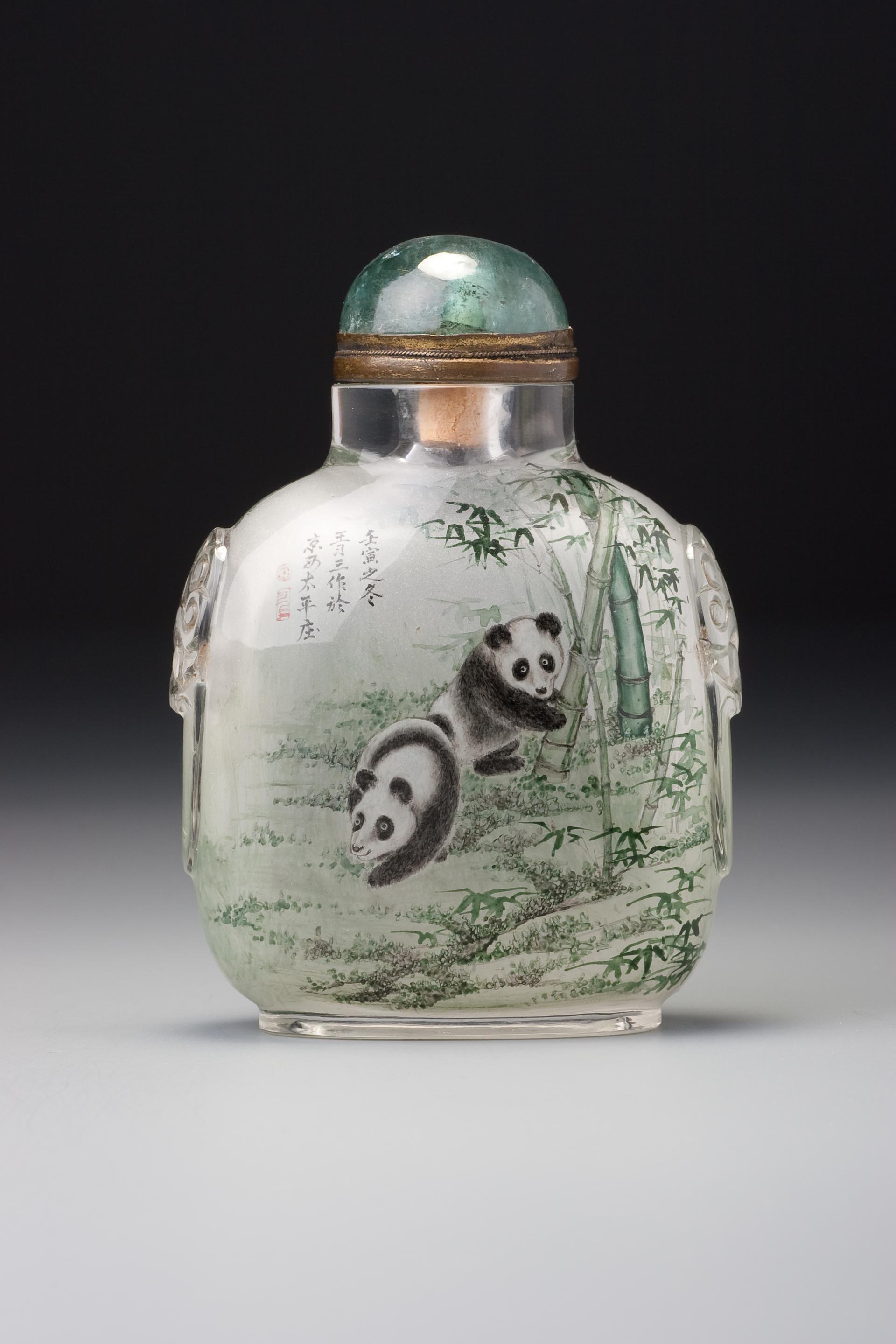 Snuff bottle and its cup with rust spots in rock crystal - China 1790/1850  - Ref.102601