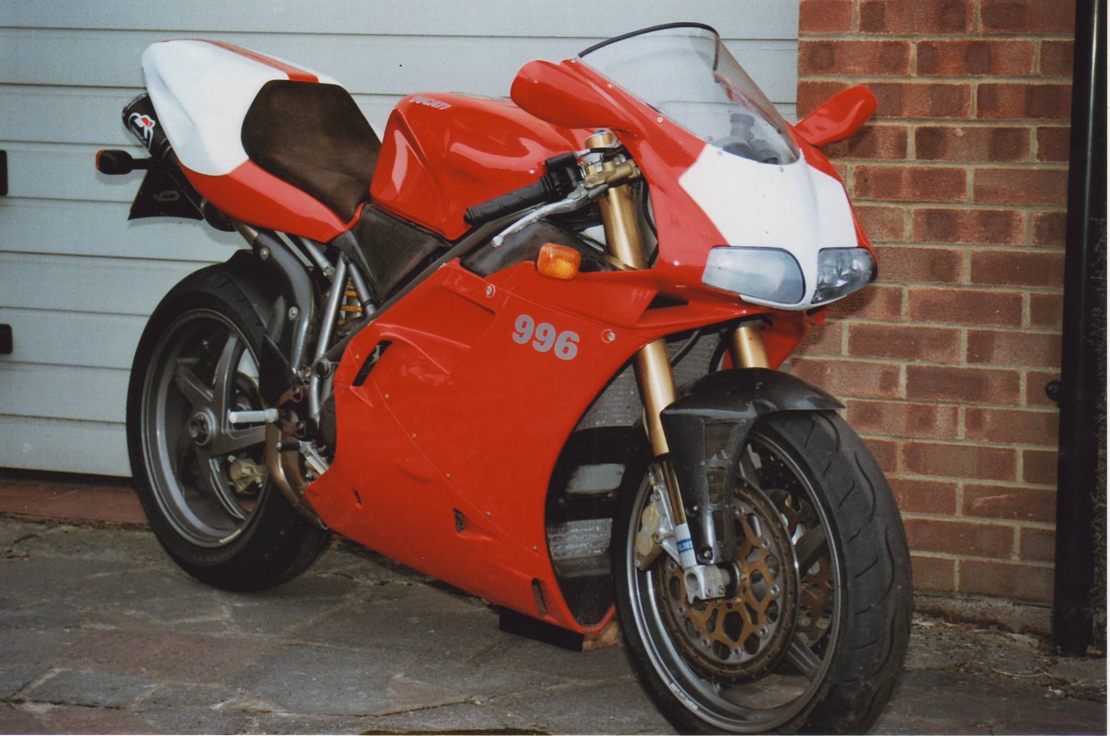 Bonhams Cars : 2000 Ducati 996SPS Frame no. ZDMH100AAXB-002943
