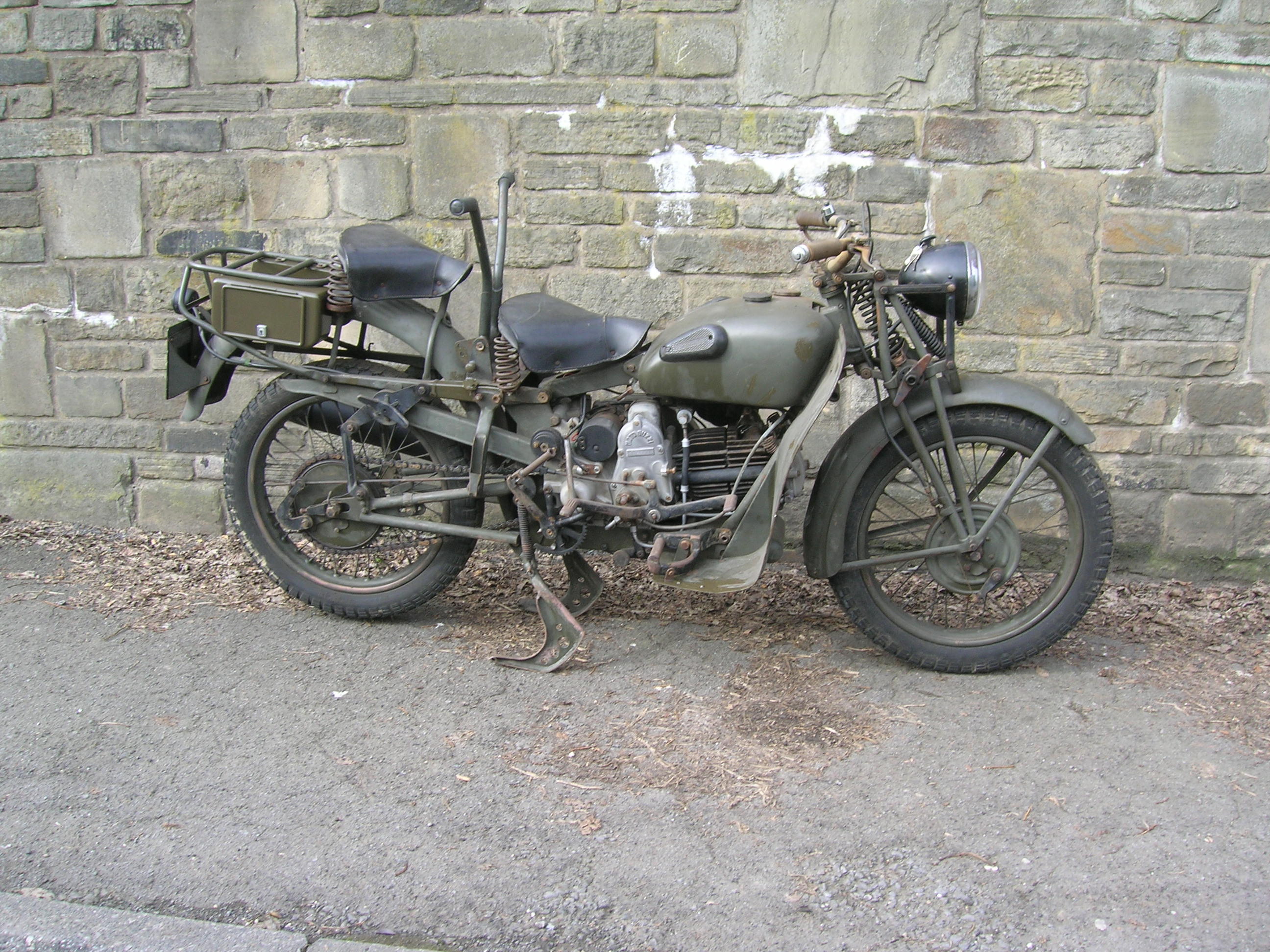 bronzen verraad Vrijwel Bonhams : 1946 Moto Guzzi 498cc Superalce Military Motorcycle Frame no.  SAG61 Engine no. SAG66