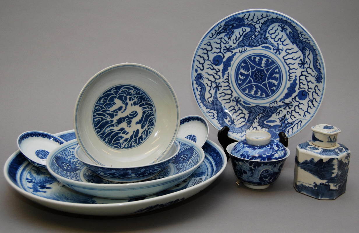 A quantity of Chinese blue and white ceramics