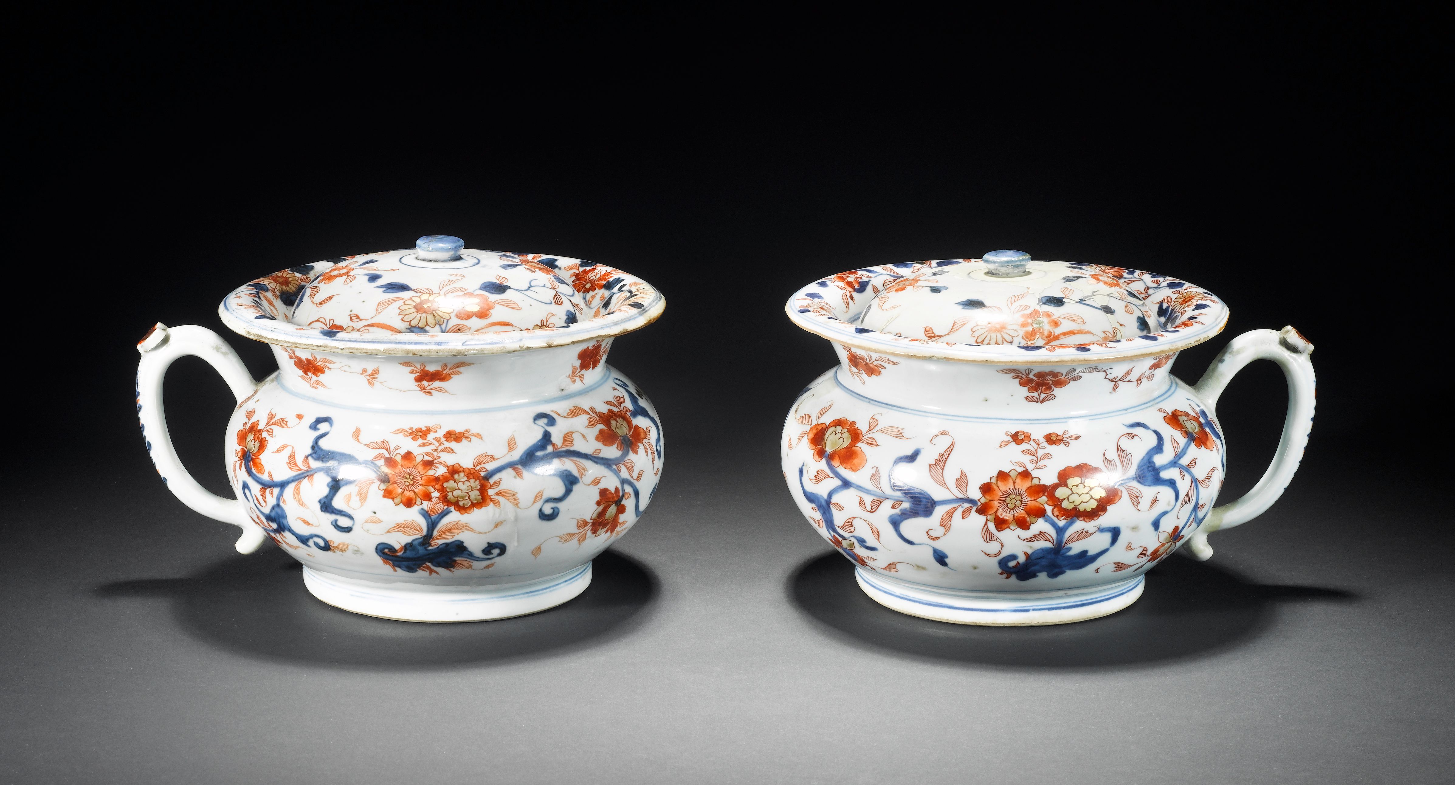 Bonhams A pair of Chinese Imari chamber pots (potdechambre) and covers 18th century