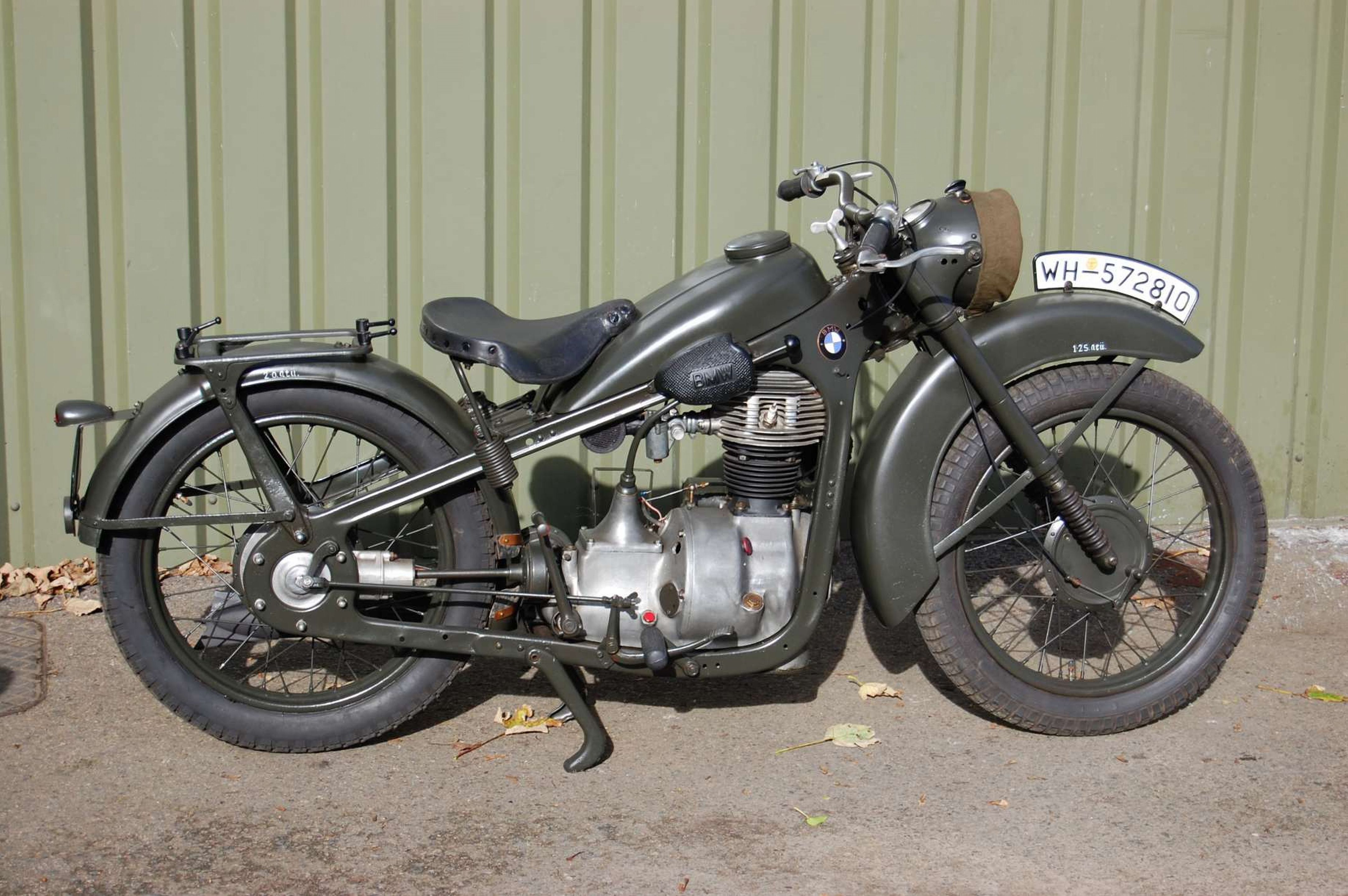 Bonhams Cars : 1940 BMW 398cc R35 Military Motorcycle Engine no. 94582