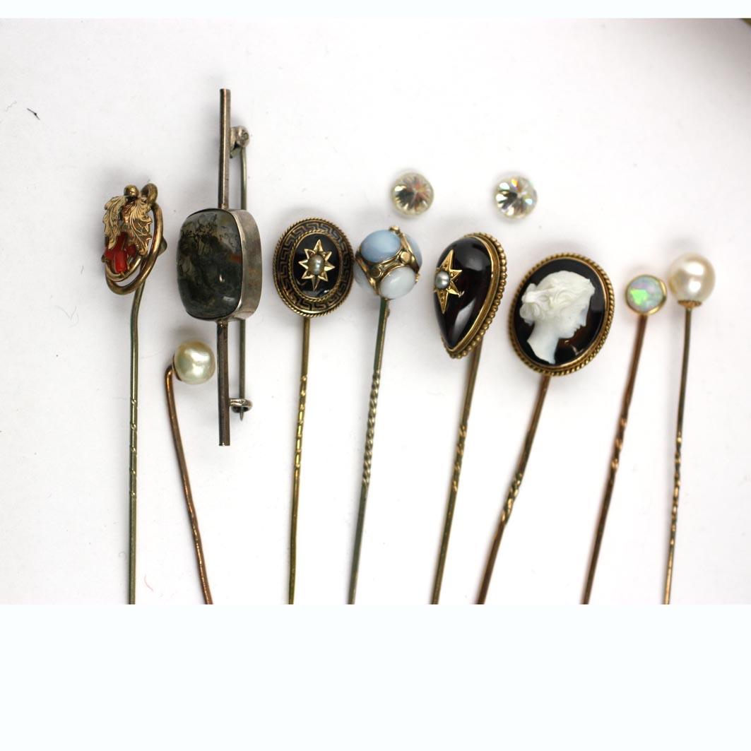 Bonhams : Eight assorted stickpins