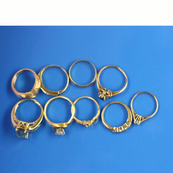 Bonhams : A collection of rings