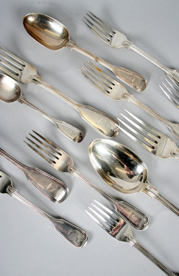 Bonhams : A Victorian fiddle & thread pattern canteen for 12 settings ...
