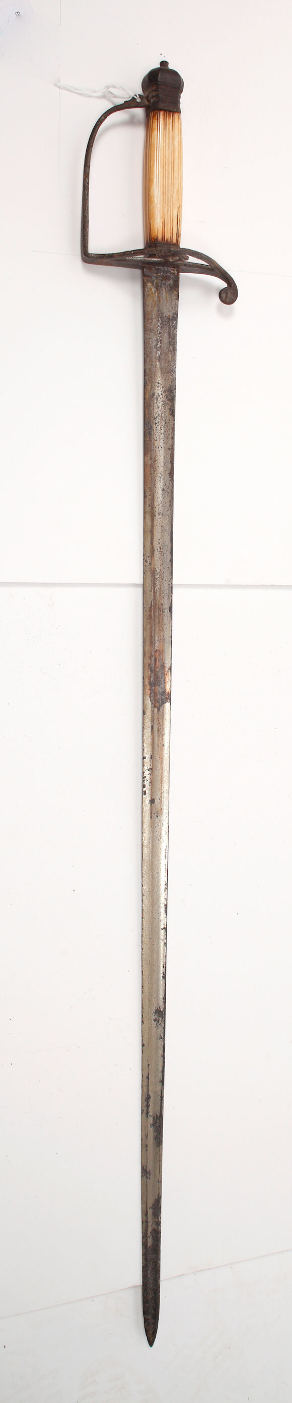 Bonhams : A 1786 Pattern Infantry Officer's Sword