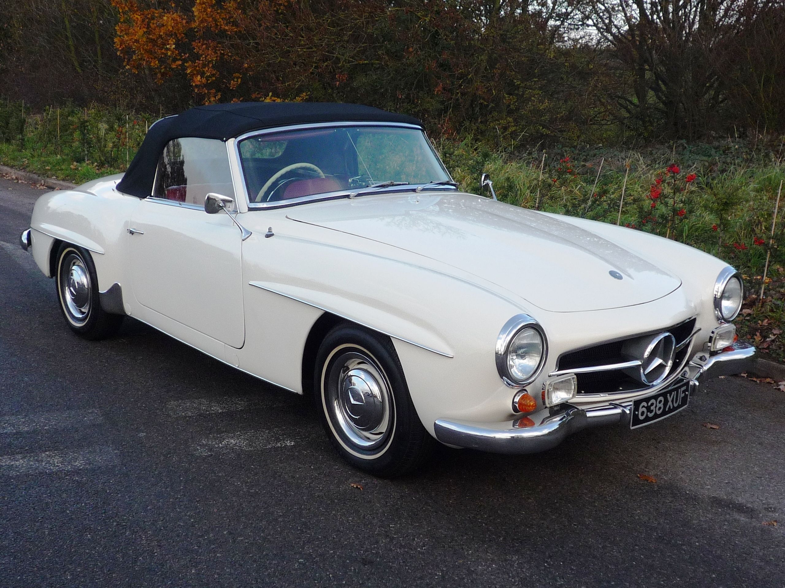 Wiking Miniature Voiture 1/87 Mercedes 190SL Cabriolet Avec Figurines