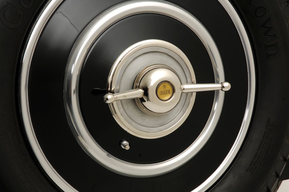 https://images1.bonhams.com/image?src=Images/live/2010-12/01/8185012-1-11.jpg&width=960