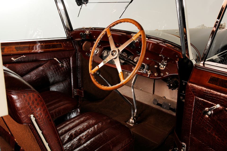 https://images1.bonhams.com/image?src=Images/live/2010-12/01/8185012-1-15.jpg&width=960