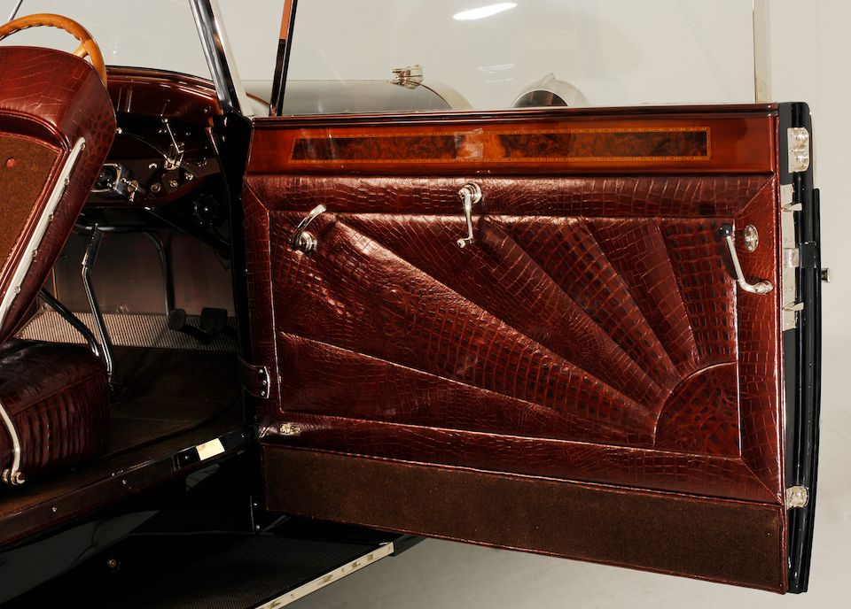 https://images1.bonhams.com/image?src=Images/live/2010-12/01/8185012-1-22.jpg&width=960