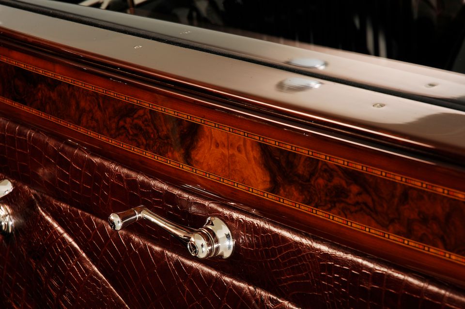 https://images1.bonhams.com/image?src=Images/live/2010-12/01/8185012-1-24.jpg&width=960