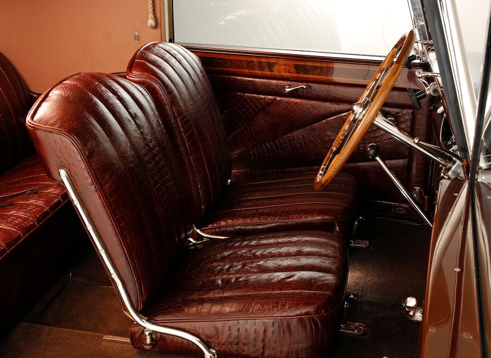 https://images1.bonhams.com/image?src=Images/live/2010-12/01/8185012-1-27.jpg&width=960