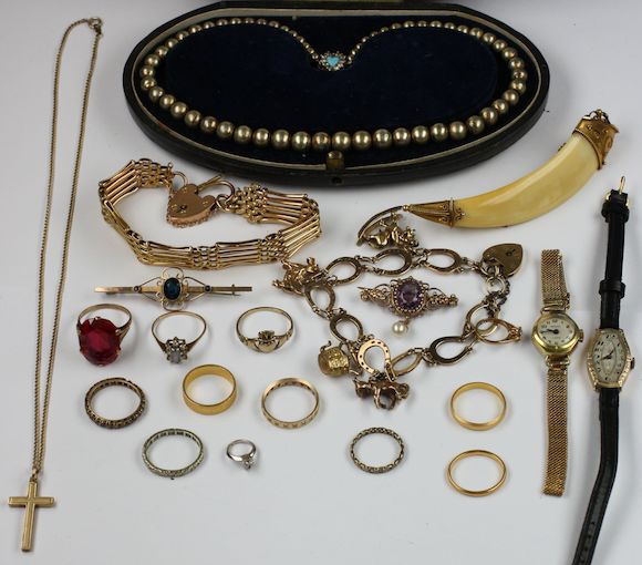 Bonhams A collection of jewellery,