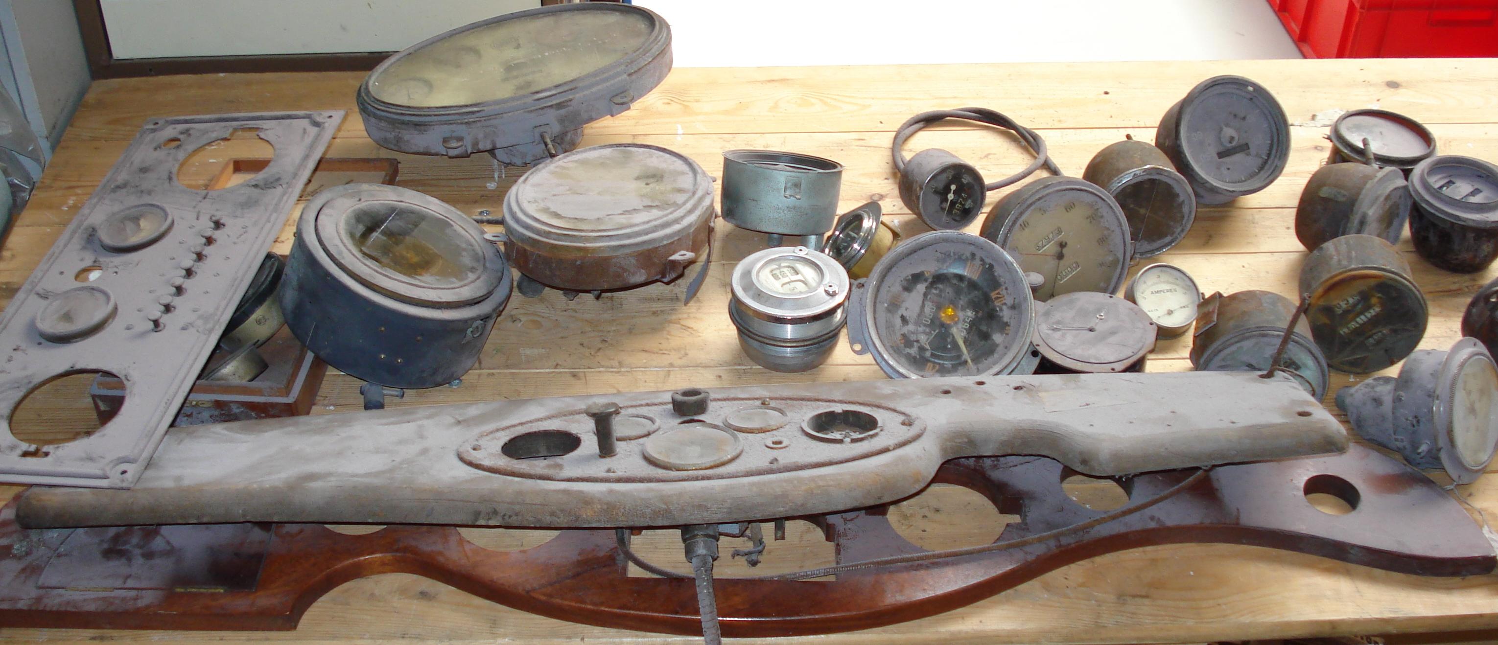 Bonhams Cars : A lot of motor car instruments and related items,