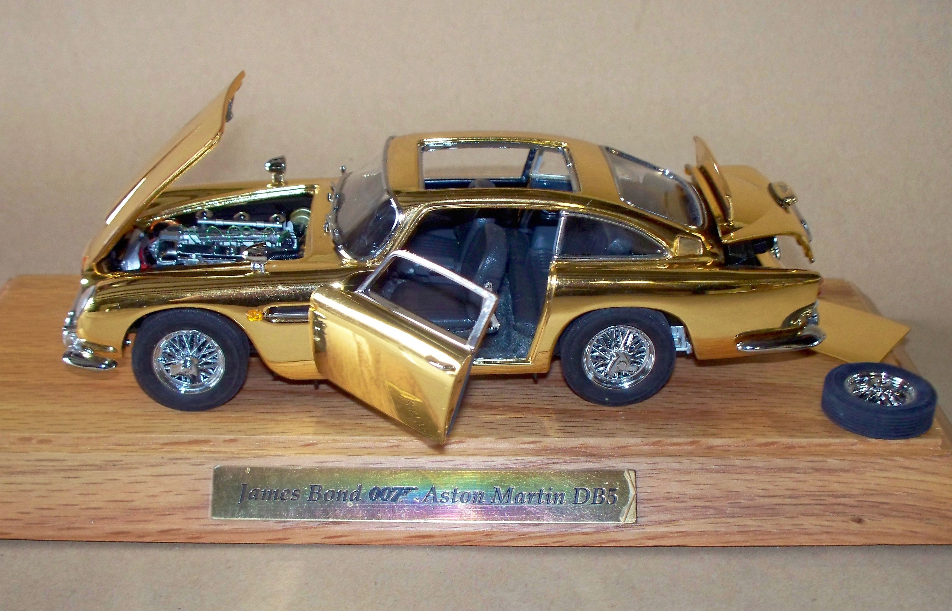 PreBuilt & Diecast Models Universal Hobbies james bond 007 aston