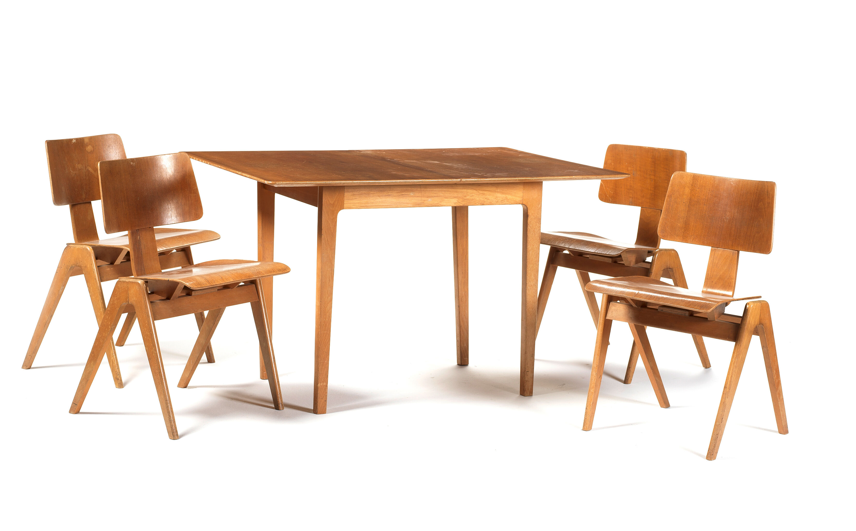 Hillplan Dining Suite