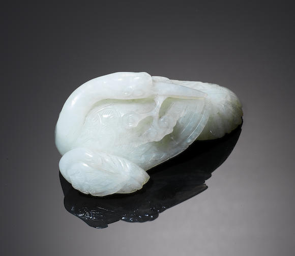 Bonhams : A green jade crane with its fledgling 18th/19th century