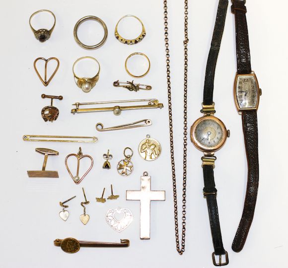 Bonhams A collection of gold jewellery,