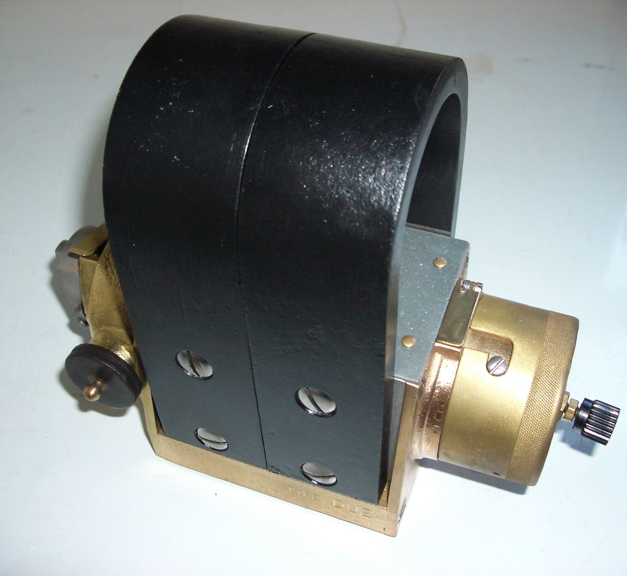 Bonhams Cars : A Bosch Type DU2 magneto,