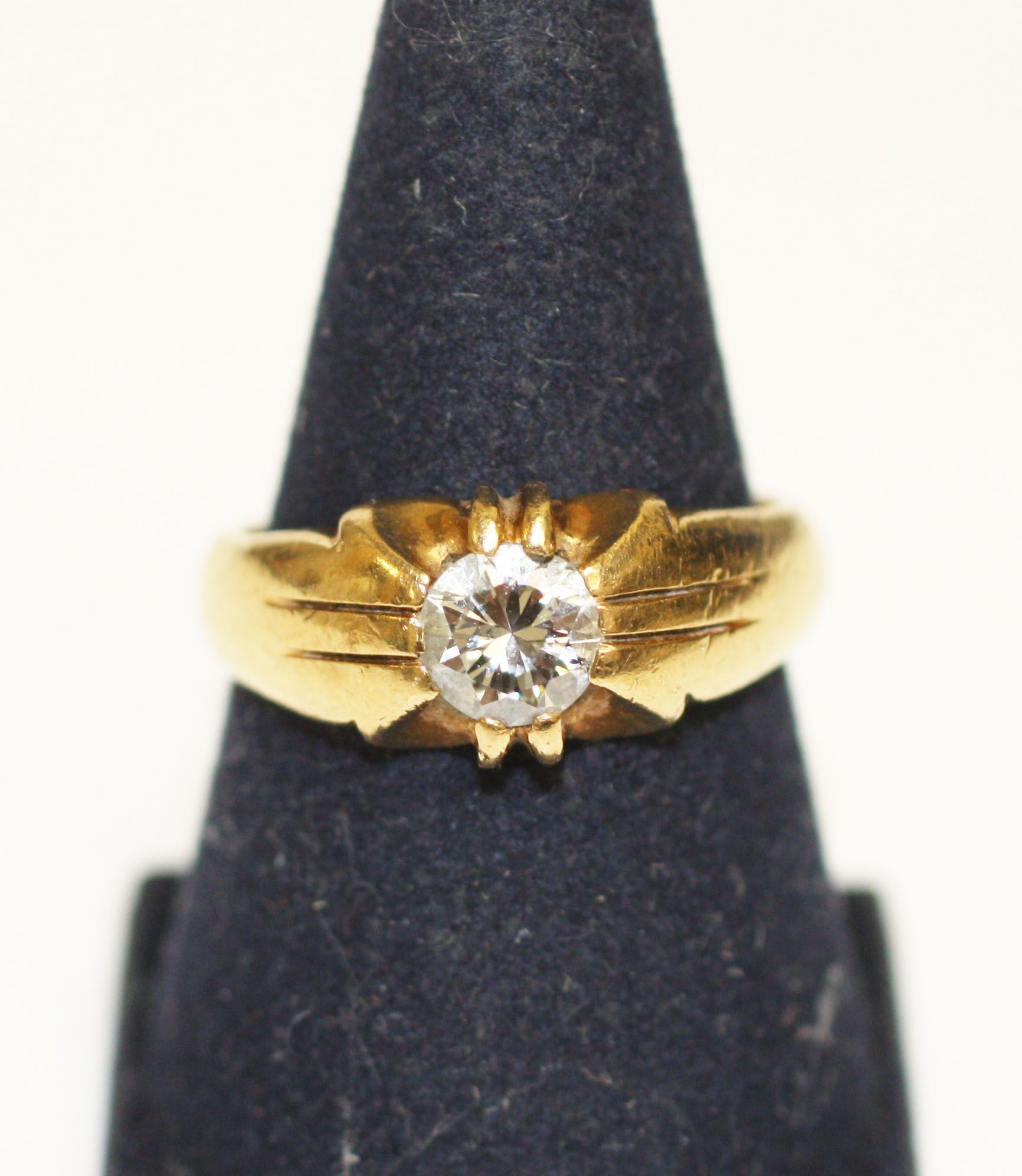 A diamond single stone ring,