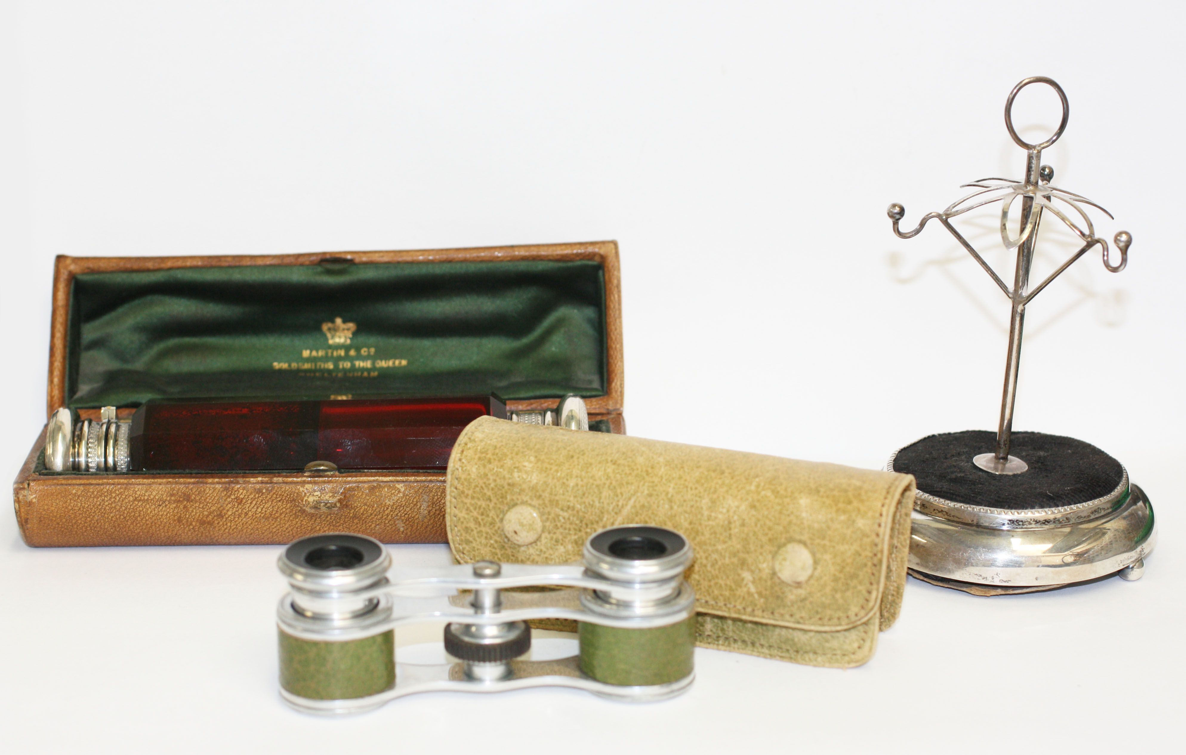 Assorted items, (quantity)